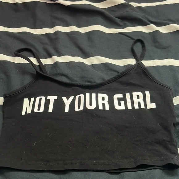 ‼️ Statement Crop Top - Picture 2 of 2